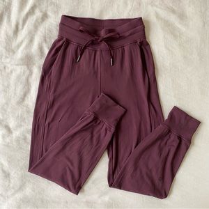 EUC Lululemon Ready to Rulu High Rise Jogger 7/8 length in Cassis size 0